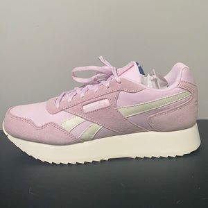 Reebok Classics Lace-Up Sneaker Pink